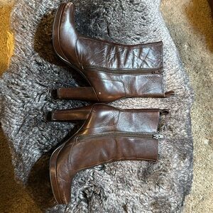 Fabulous Aldo Brown Ankle Boots - Size 7
